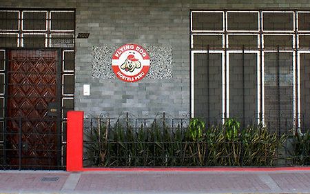 Flying Dog Hostel Iquitos Eksteriør billede