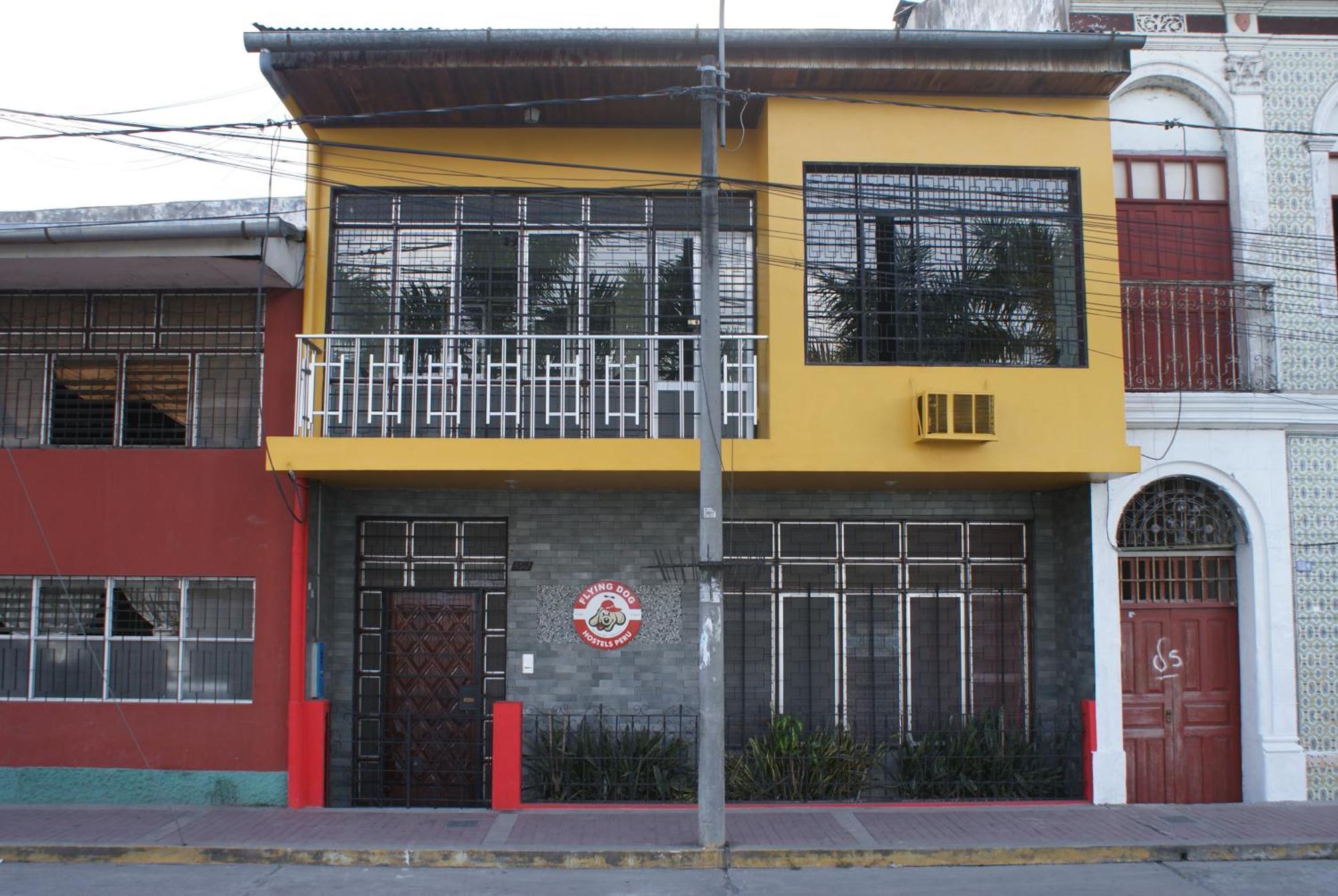 Flying Dog Hostel Iquitos Eksteriør billede