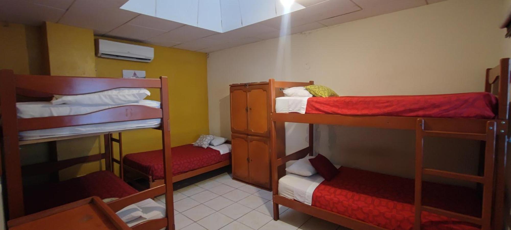 Flying Dog Hostel Iquitos Eksteriør billede