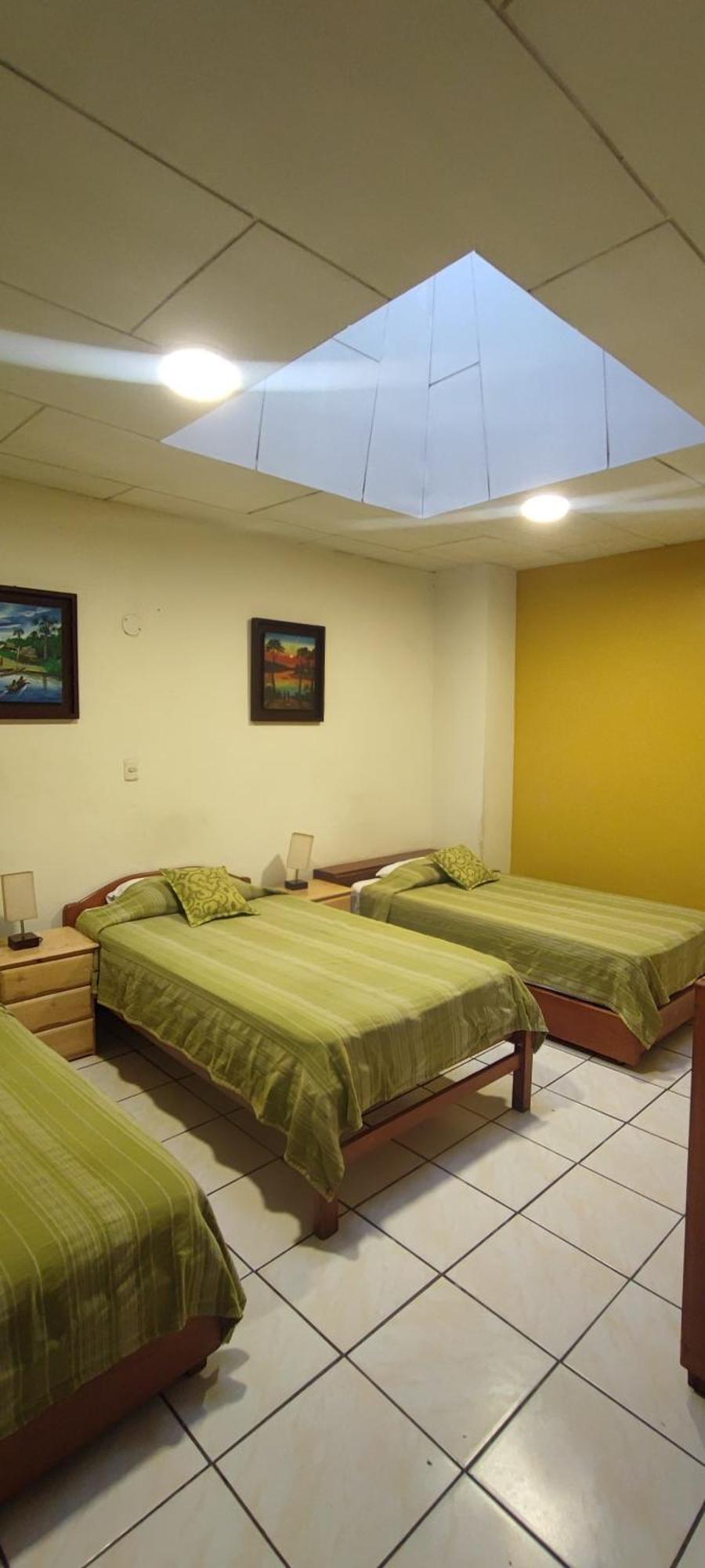 Flying Dog Hostel Iquitos Eksteriør billede