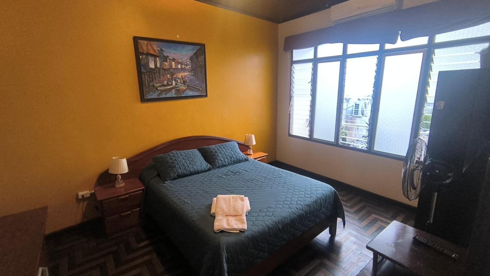 Flying Dog Hostel Iquitos Eksteriør billede