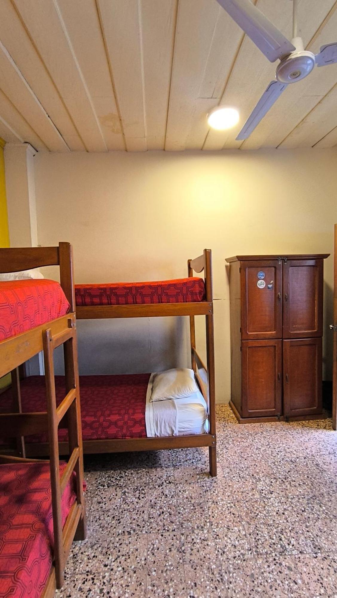 Flying Dog Hostel Iquitos Eksteriør billede